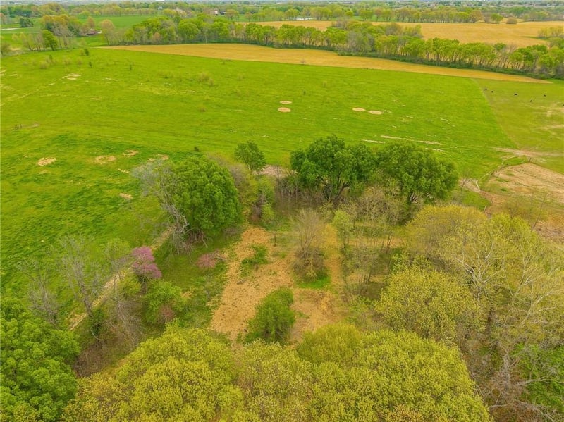 15817 Plattsburg Rd, Kearney, MO 64060
