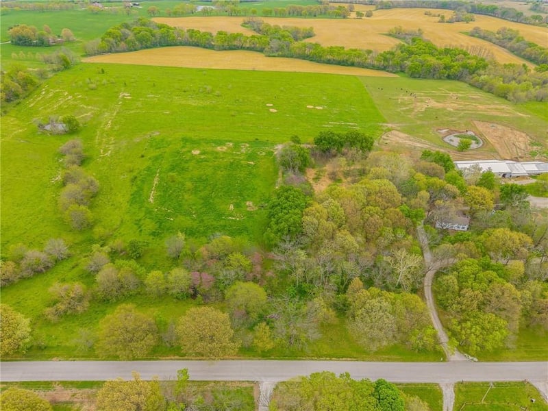 15817 Plattsburg Rd, Kearney, MO 64060