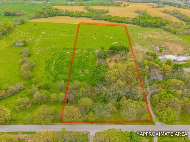 15817 Plattsburg Rd, Kearney, MO 64060
