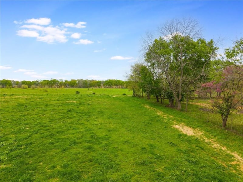15817 Plattsburg Rd, Kearney, MO 64060