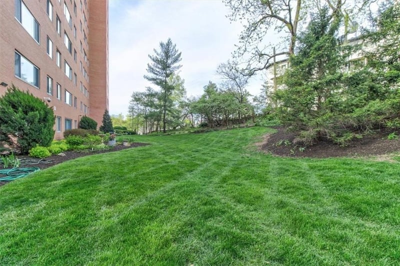 4550 Warwick Blvd #210-211, Kansas City, MO 64111