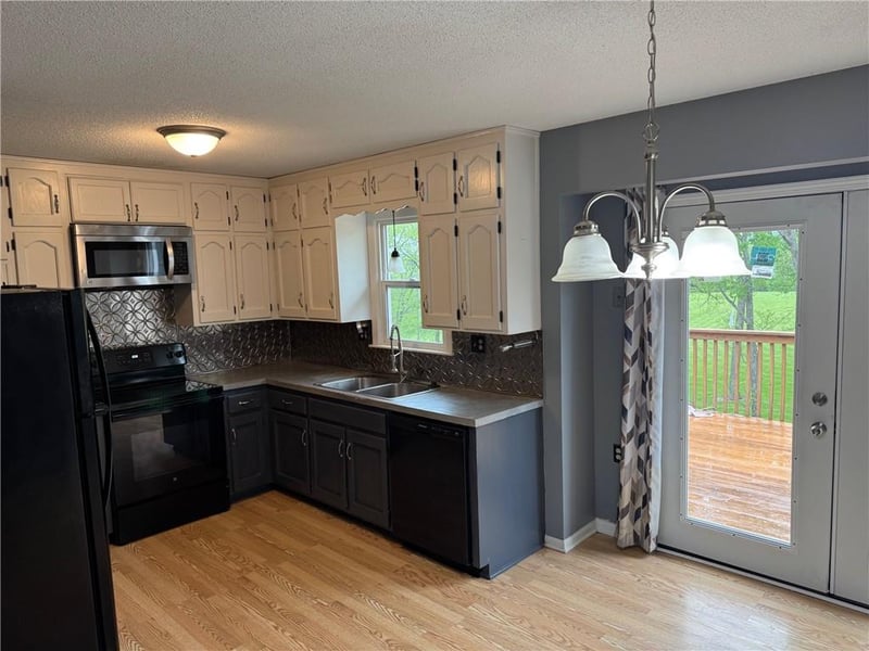 8408 NW 68th St, County/other, MO 64152