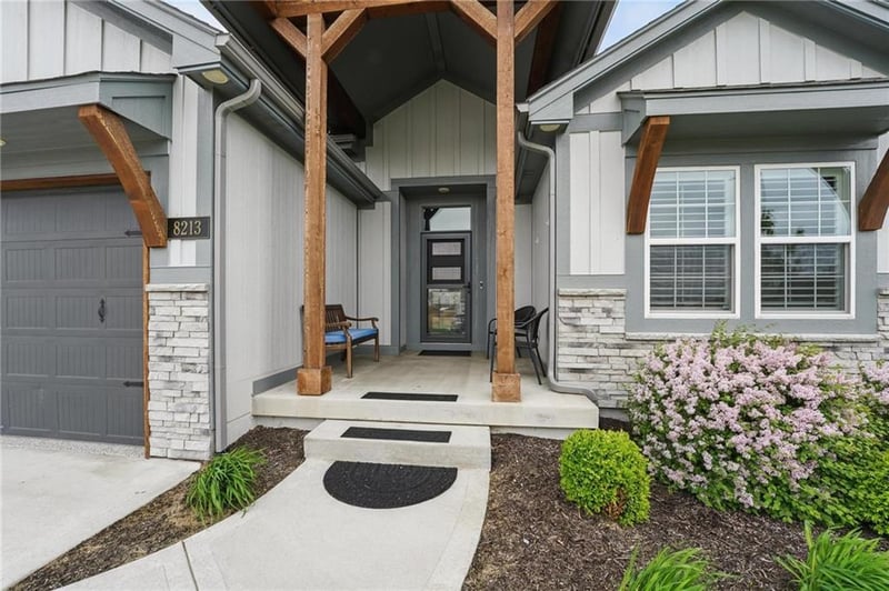8213 NW 89th St, Kansas City, MO 64153