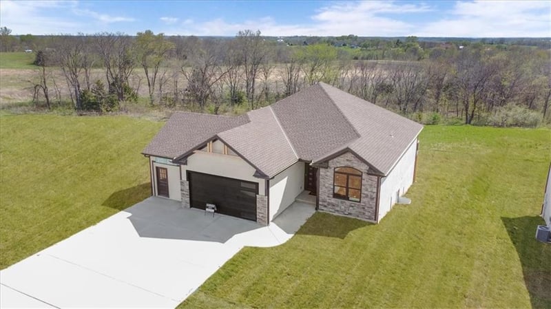 2305 Arbor Ln, Excelsior Springs, MO 64024