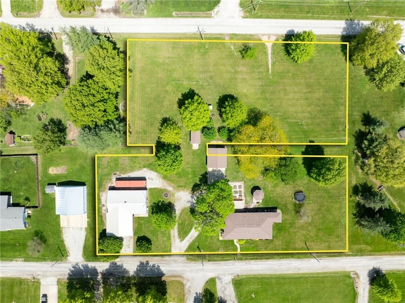 709 W Ogden St, Gallatin, MO 64640