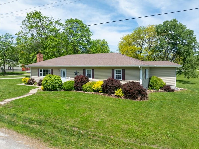 709 W Ogden St, Gallatin, MO 64640