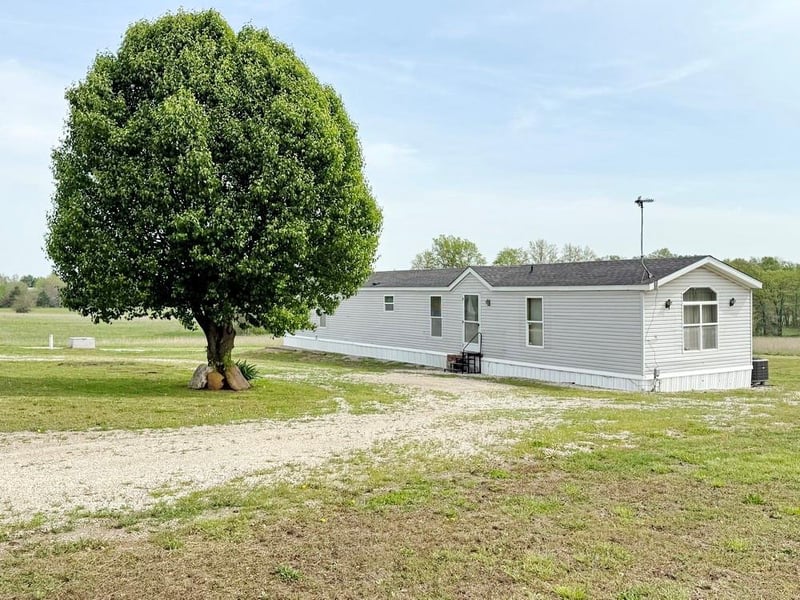 9175 S 751 Rd, Stockton, MO 65785