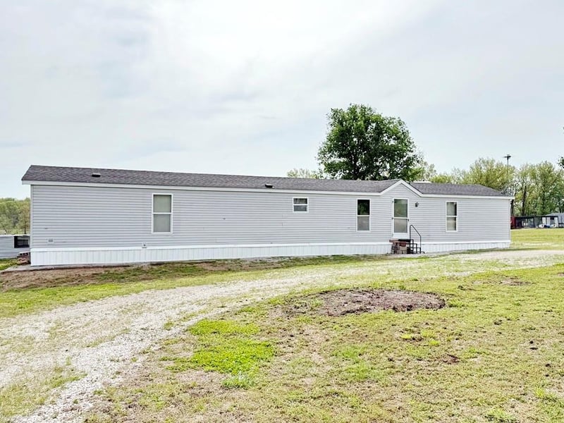 9175 S 751 Rd, Stockton, MO 65785