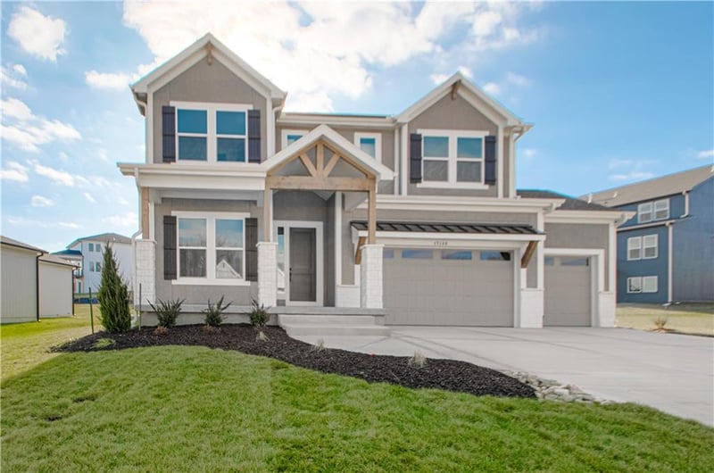 17148 Heatherwood St, Olathe, KS 66062