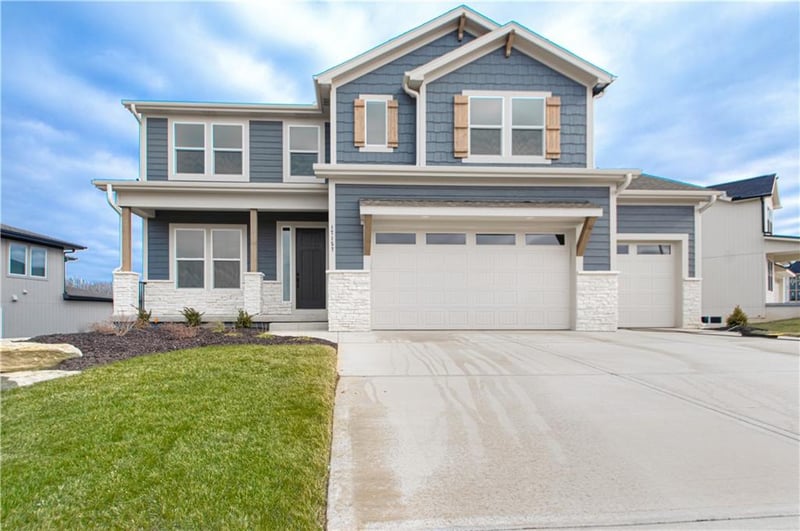 17157 Laurelwood St, Olathe, KS 66062
