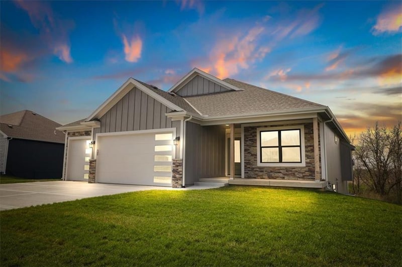 508 Whitetail Ct, Smithville, MO 64089