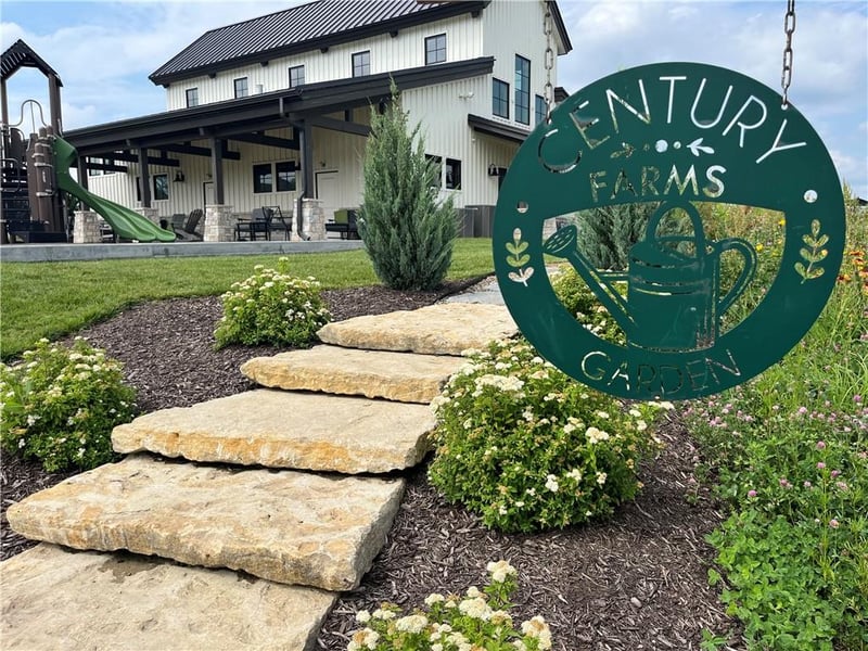 16928 Parkhill St, Overland Park, KS 66221