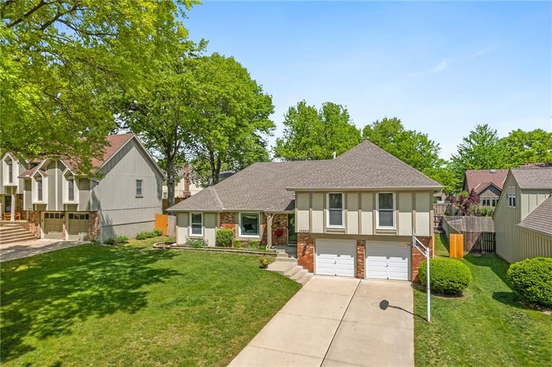 13030 W 105th St, Overland Park, KS 66215