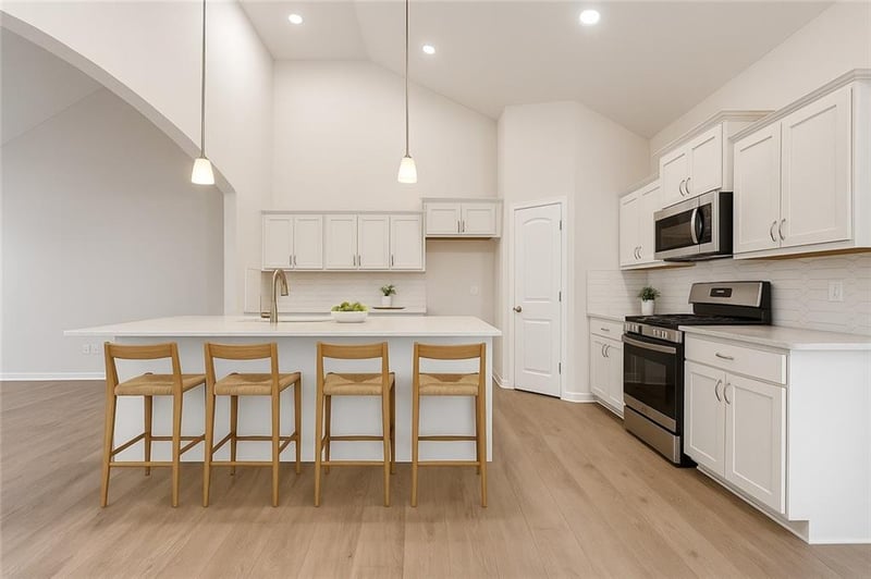 409 Hawthorne Ln, Blue Springs, MO 64014