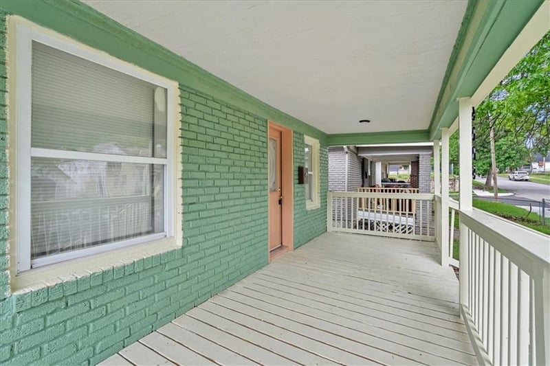 6008 E 9th St, Kansas City, MO 64125
