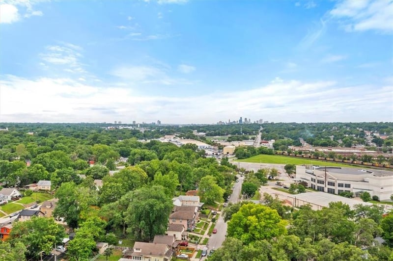 6008 E 9th St, Kansas City, MO 64125