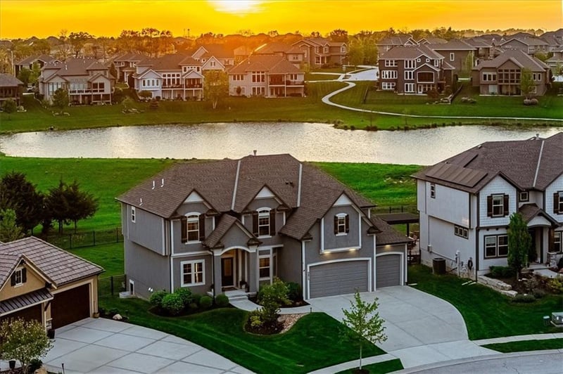 9872 Saddletop St, Lenexa, KS 66227