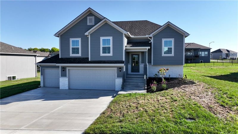 1222 NE 122nd St, Kansas City, MO 64165