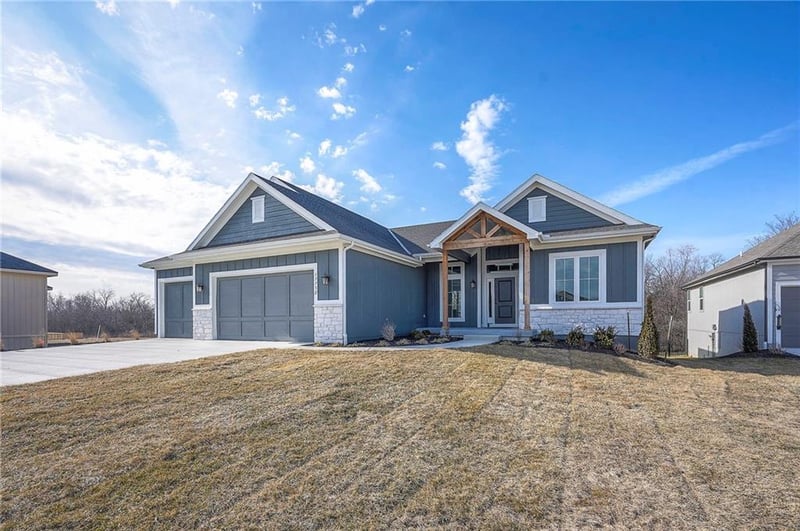 17732 Brockway St, Olathe, KS 66062