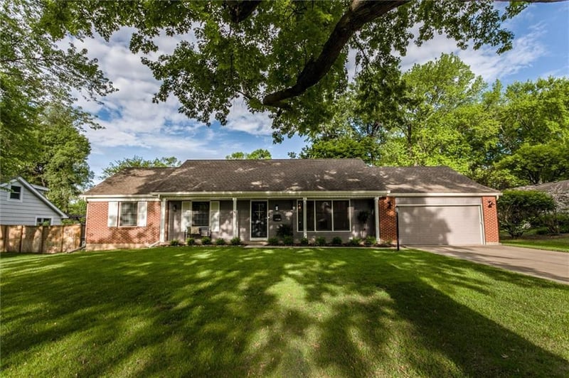 9708 Aberdeen St, Overland Park, KS 66206