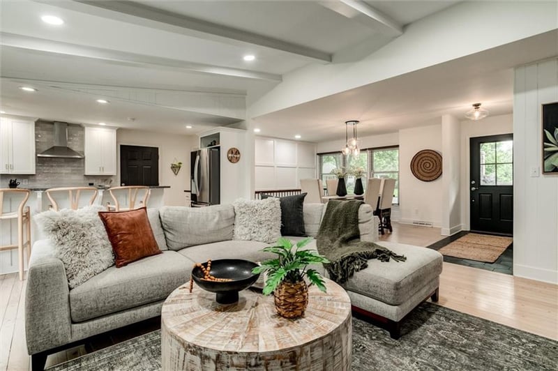9708 Aberdeen St, Overland Park, KS 66206