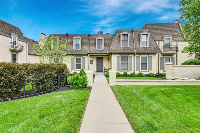 6638 W 109th St #B, Overland Park, KS 66211