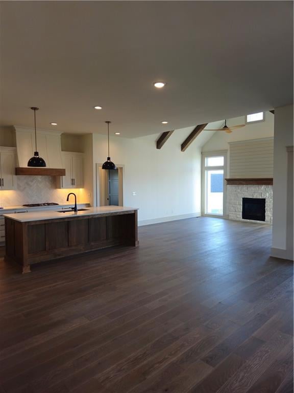 13415 174th Ter, Overland Park, KS 66221