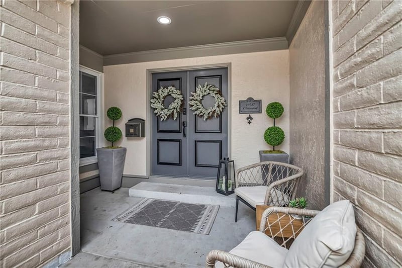 10747 Glenwood St, Overland Park, KS 66211