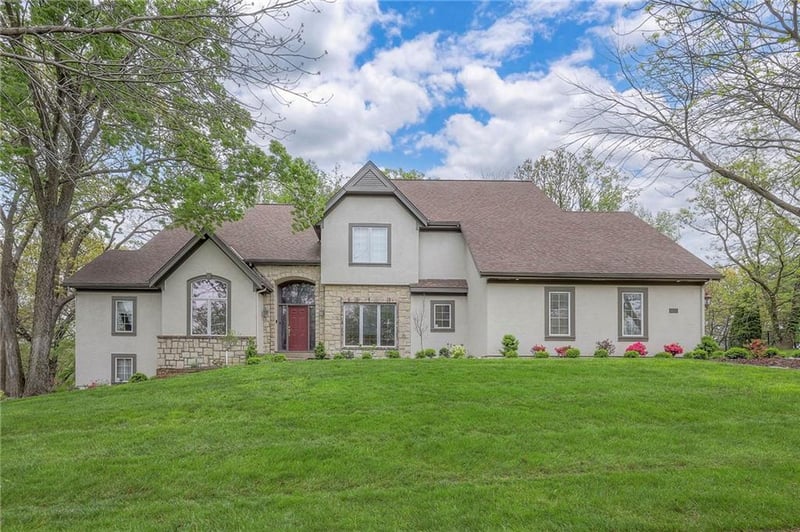 4411 N Mulberry Dr, Kansas City, MO 64116