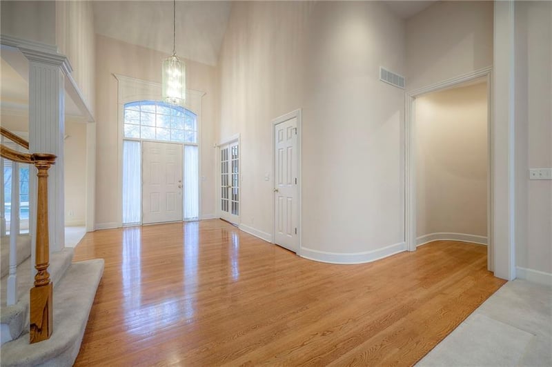 4411 N Mulberry Dr, Kansas City, MO 64116