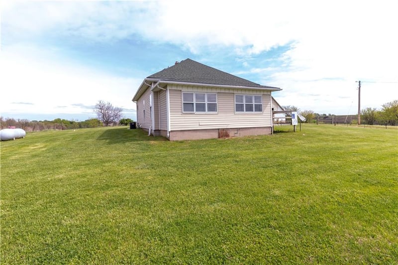 1441 W 6 Hw, Maysville, MO 64469