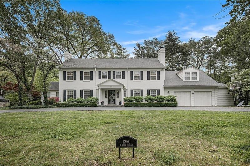 1250 W 63rd Ter, Kansas City, MO 64113