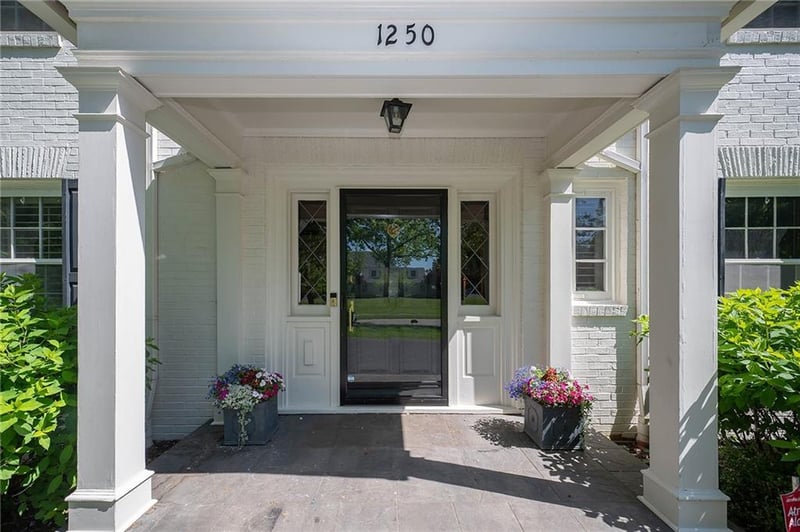 1250 W 63rd Ter, Kansas City, MO 64113