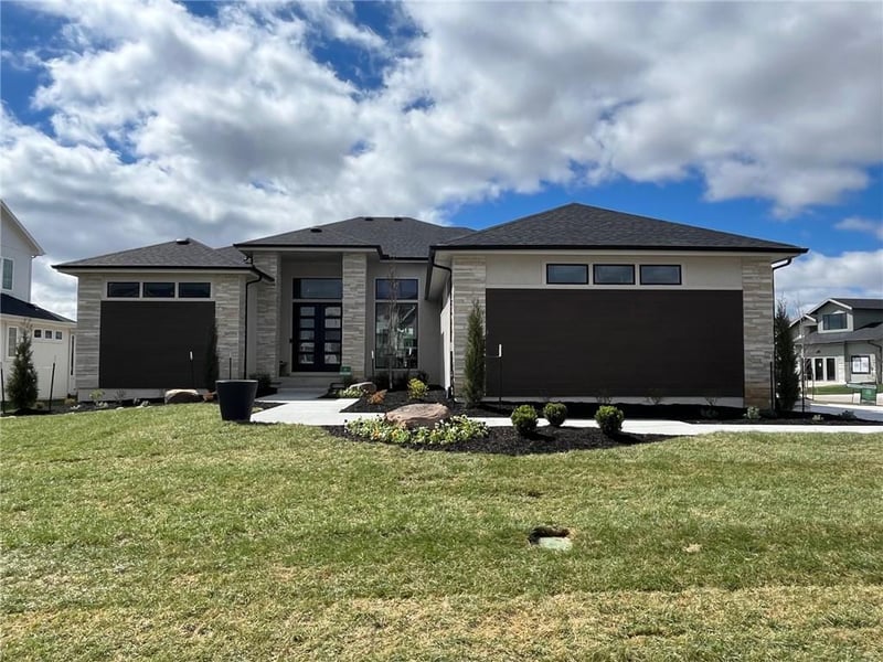 12605 170th St, Overland Park, KS 66221