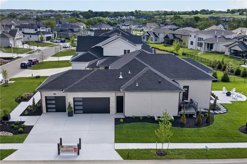 12605 W 170th St, Overland Park, KS 66221