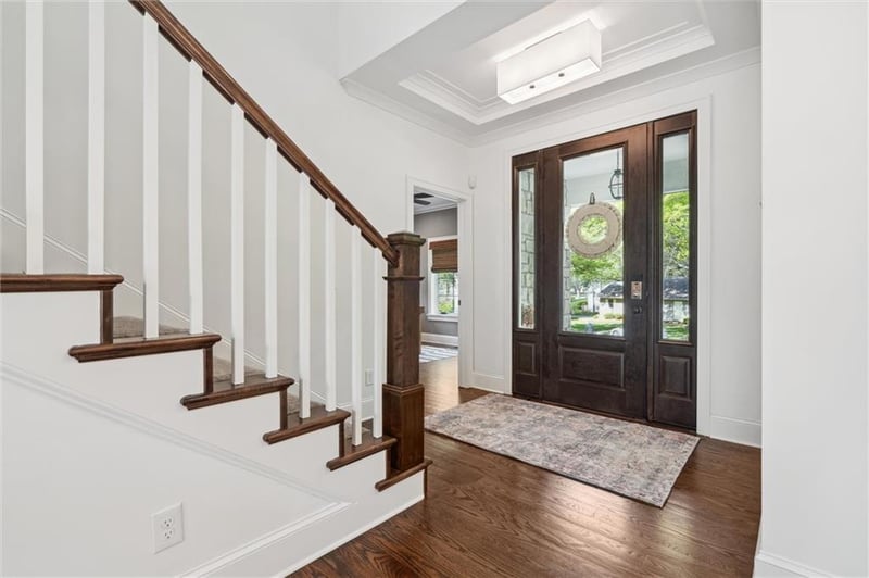 8023 Wenonga Rd, Leawood, KS 66206