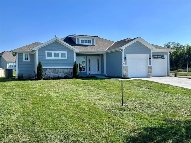 17745 Brockway St, Olathe, KS 66062