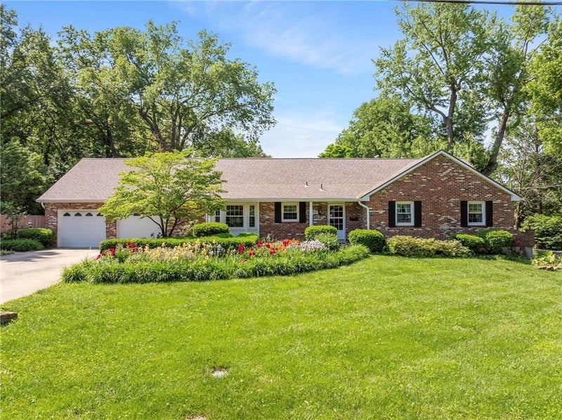 6717 W 69th St, Overland Park, KS 66204