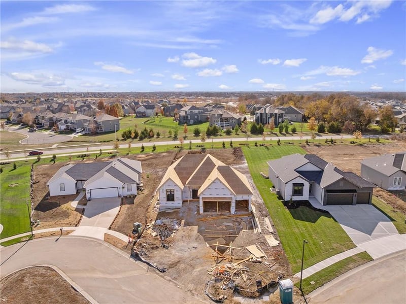 9069 Shady Bend Rd, Lenexa, KS 66227