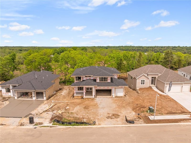 25054 141st St, Olathe, KS 66061