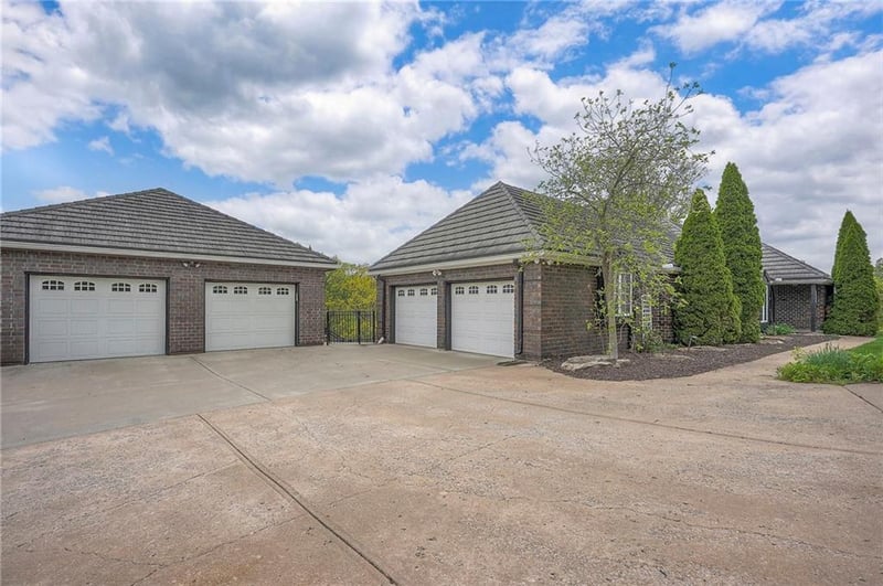6101 NW Saddle Club Ct, Kansas City, MO 64152