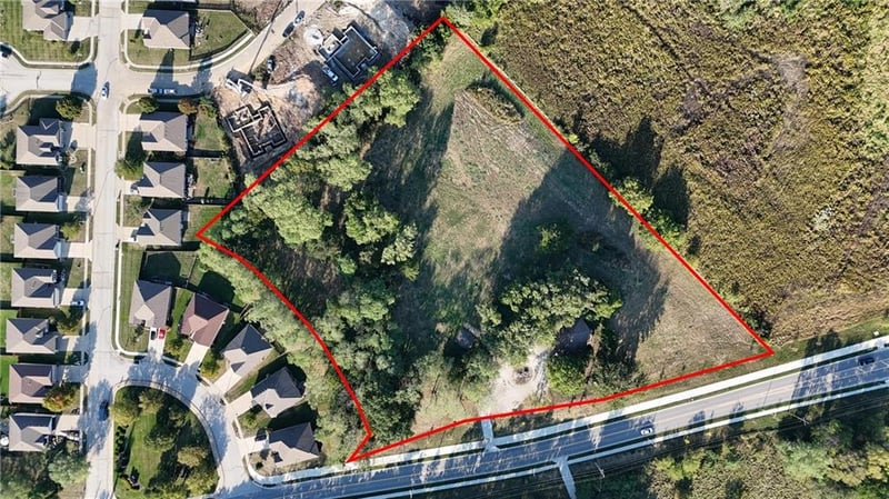 9121 Old Stagecoach Rd, Kansas City, MO 64154