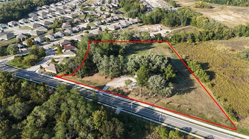 9121 Old Stagecoach Rd, Kansas City, MO 64154