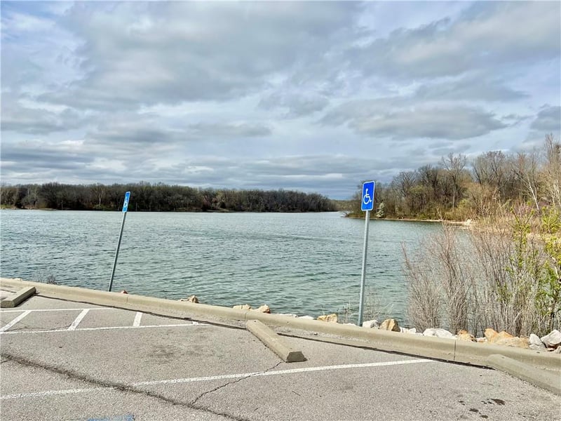 Jefferson St, Blue Springs, MO 64014