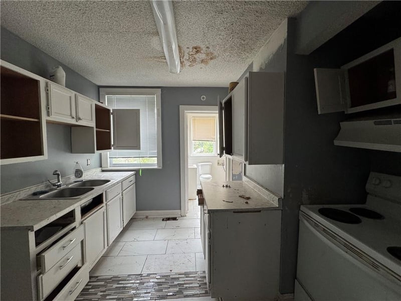 5541 Chestnut Ave, Kansas City, MO 64130