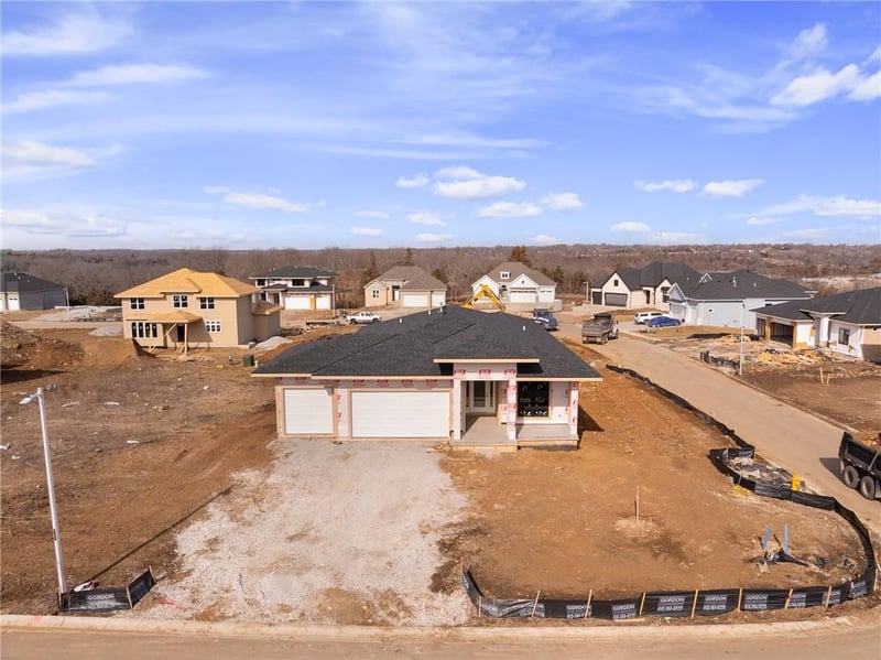 25008 W 141st Ter, Olathe, KS 66061