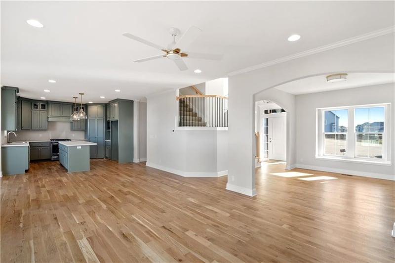 25256 149th Ter, Olathe, KS 66061