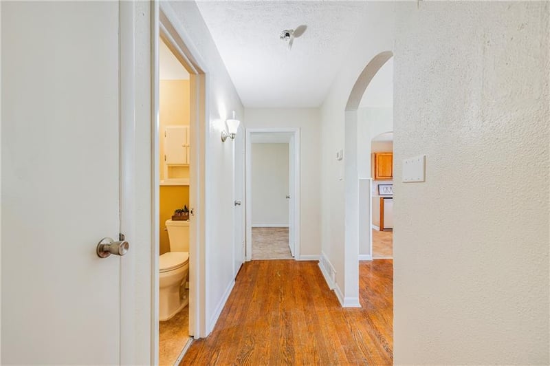 6132 N Eugene Field Rd, Kansas City, MO 64119