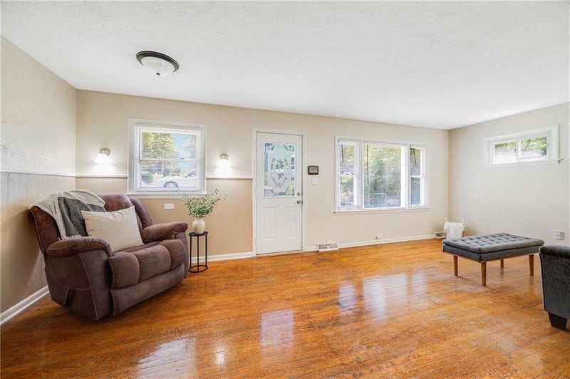 6132 N Eugene Field Rd, Kansas City, MO 64119