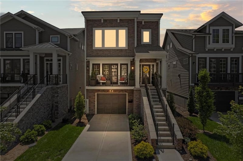 717 W 44th Ter, Kansas City, MO 64111